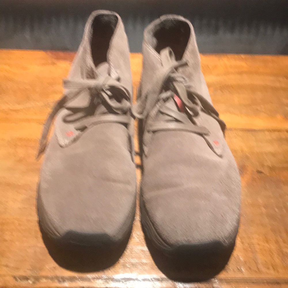 Eddie Bauer Urban hikers. Size 14